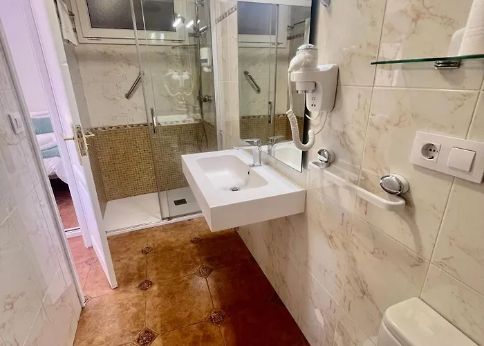 Balnea 3* באיונה